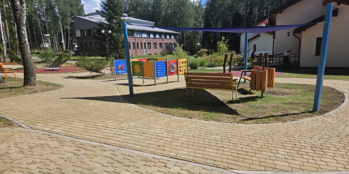 ОТКРЫТИЕ ИНКЛЮЗИВНОЙ ДЕТСКОЙ ПЛОЩАДКИ В ДЕТСКОМ ЦЕНТРЕ “НАДЕЖДА” 22 ИЮЛЯ 2024 ГОДА