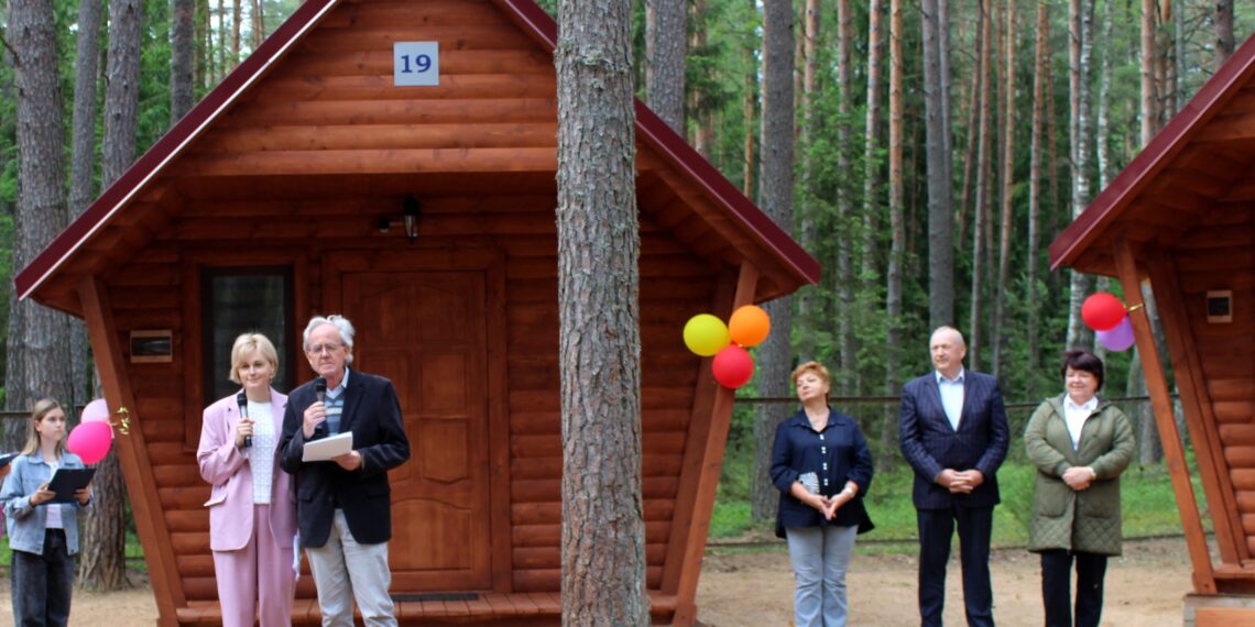 Открытие трёх именных  домиков на базе отдыха «Вилия» ООО «ДРОЦ «Надежда»